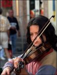 uliczna_skrzypaczka.jpg